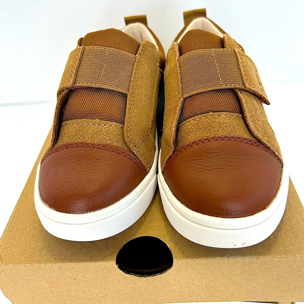 NWT Kids UGG shoes - Picture 6 of 9